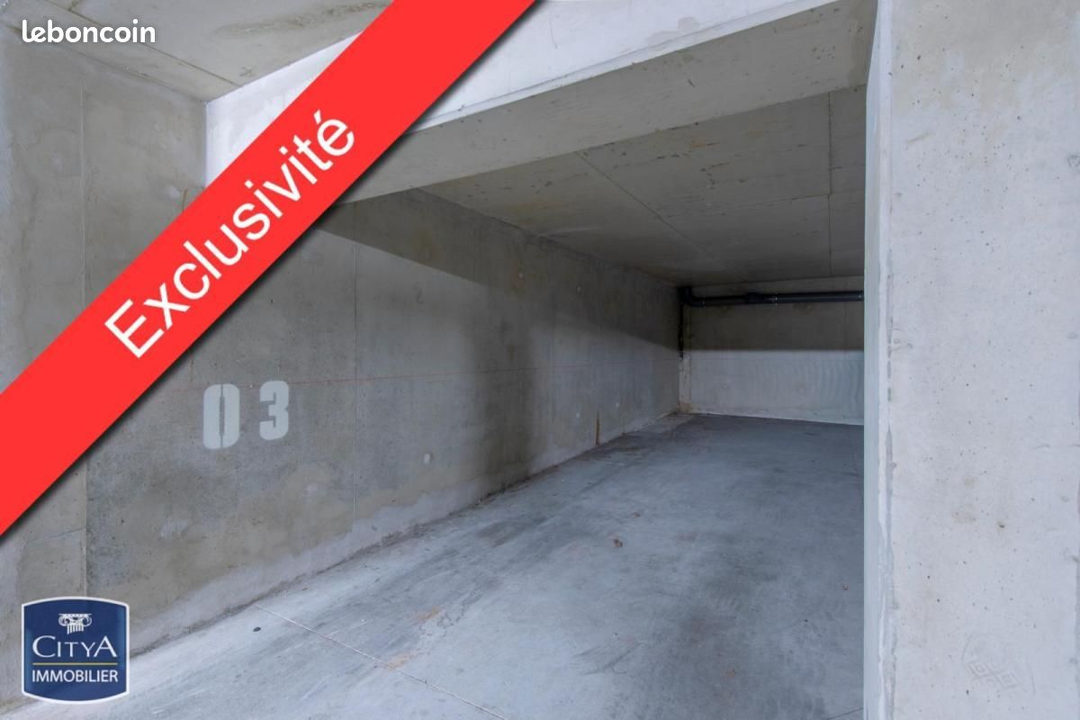 Parking Istres · 12 500 €