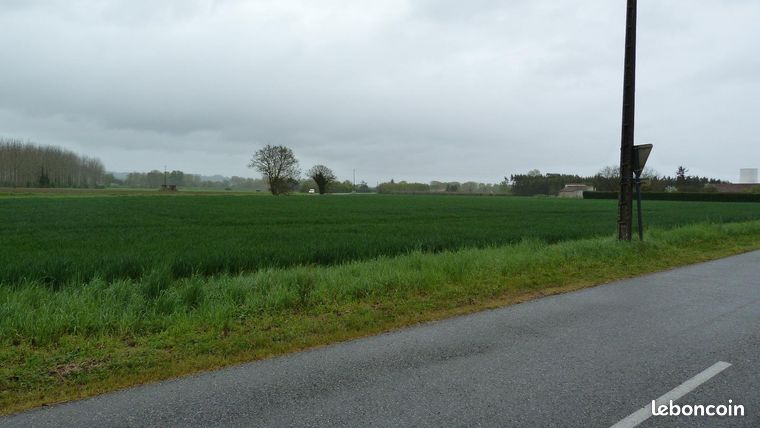 Terrain 25000 m² Lamagistère