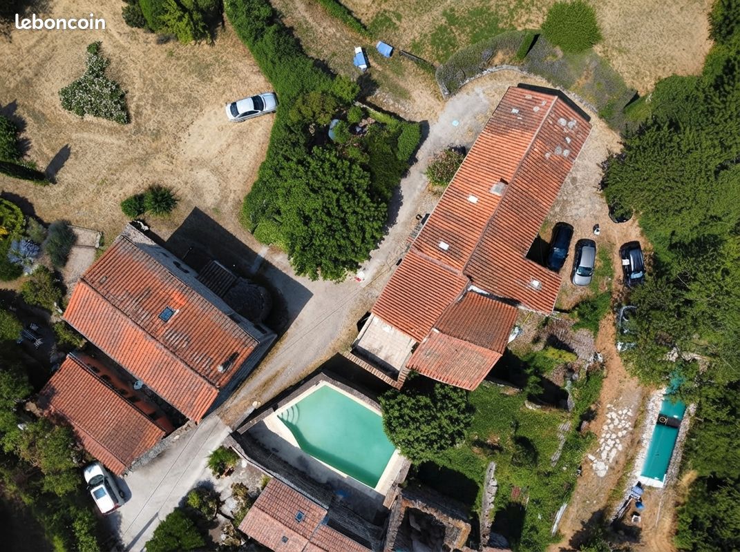 Maison 8 pièces 249 m² · à Lunas-les-Châteaux · 249 m² · 385 000 €
