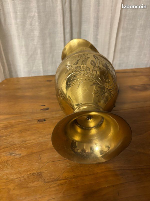 Vase (image 3)