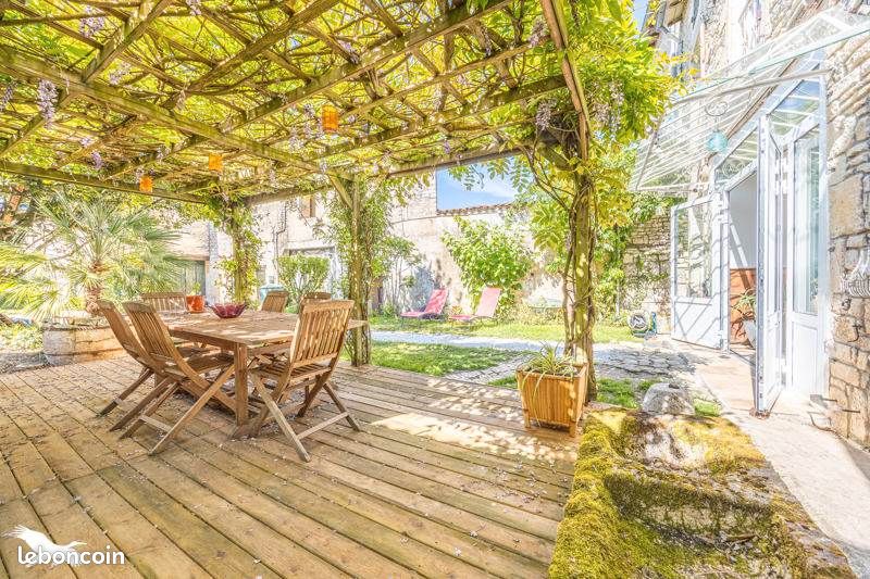 Maison 5 pièces 245 m² · à Mauzé-sur-le-Mignon · 245 m² · 360 456 €