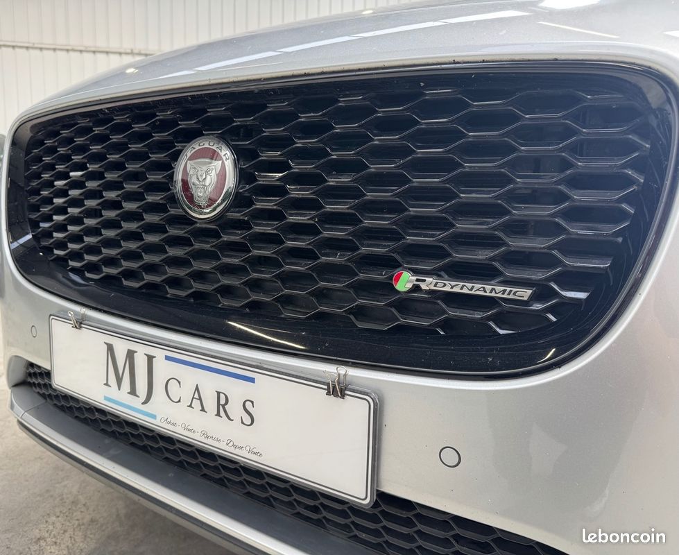 Jaguar E-Pace 2.0d 180ch R-Dynamic SE BVA9 AWD / Toit Pano / Meridian / Sièges Chauffants / Caméra (image 28)