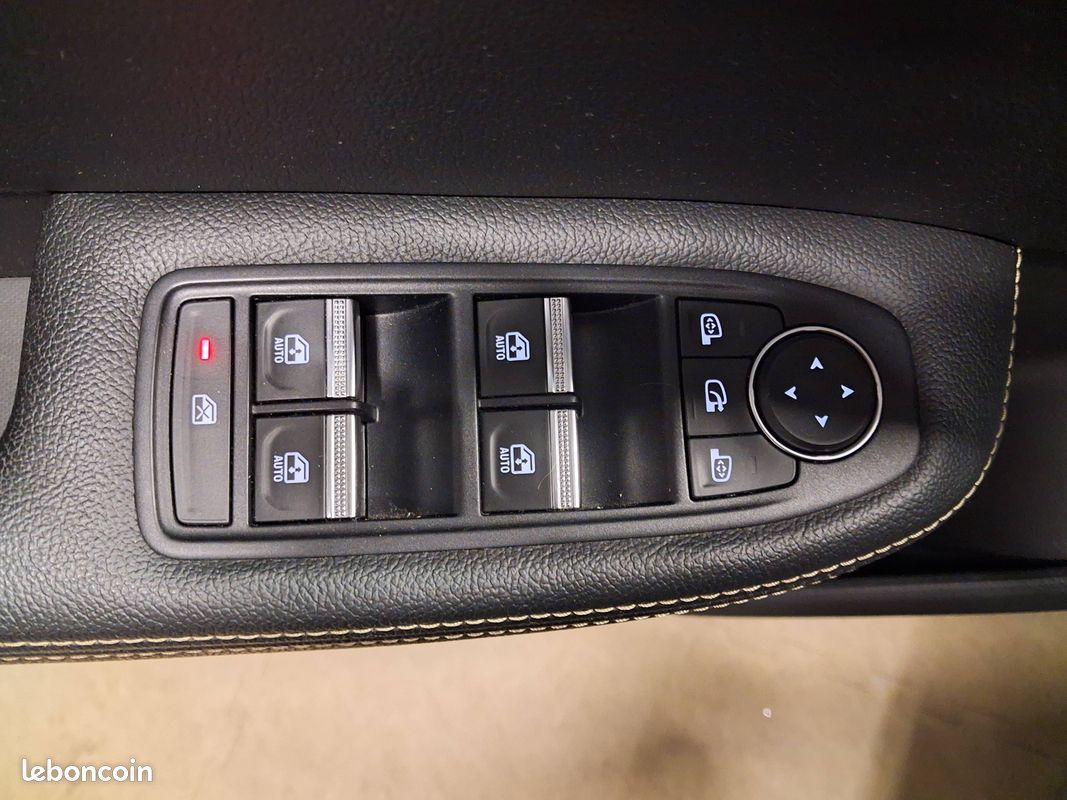 RENAULT Arkana E-Tech 145 - 23 Techno (image 22)