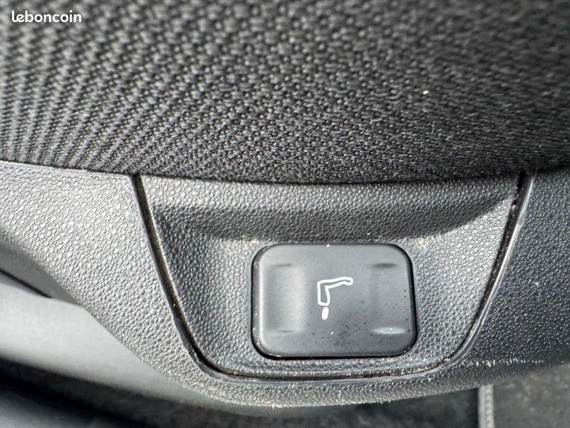 Citroen GRAND C4 PICASSO BLUEHDI 150CH EXCLUSIVE S&S EAT6 AUTOMATIQUE (image 25)