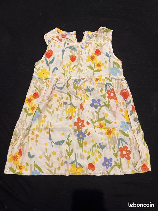 Lot De 8 Robes Neuves Avec étiquettes Pour Fille Taille 6 - Printemps/été, Longueur Genou, Couleurs Variées