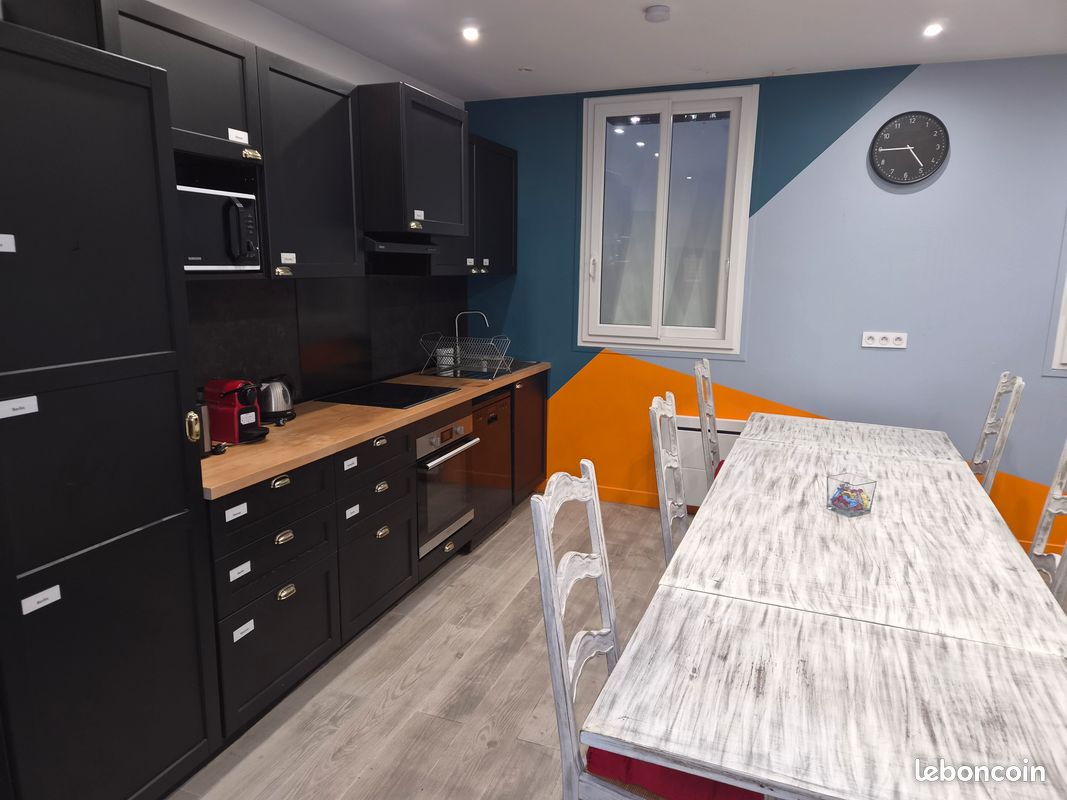 Appartement 7 pièces 200 m² · à Saint-Étienne · 200 m² · 1 200 €/mois