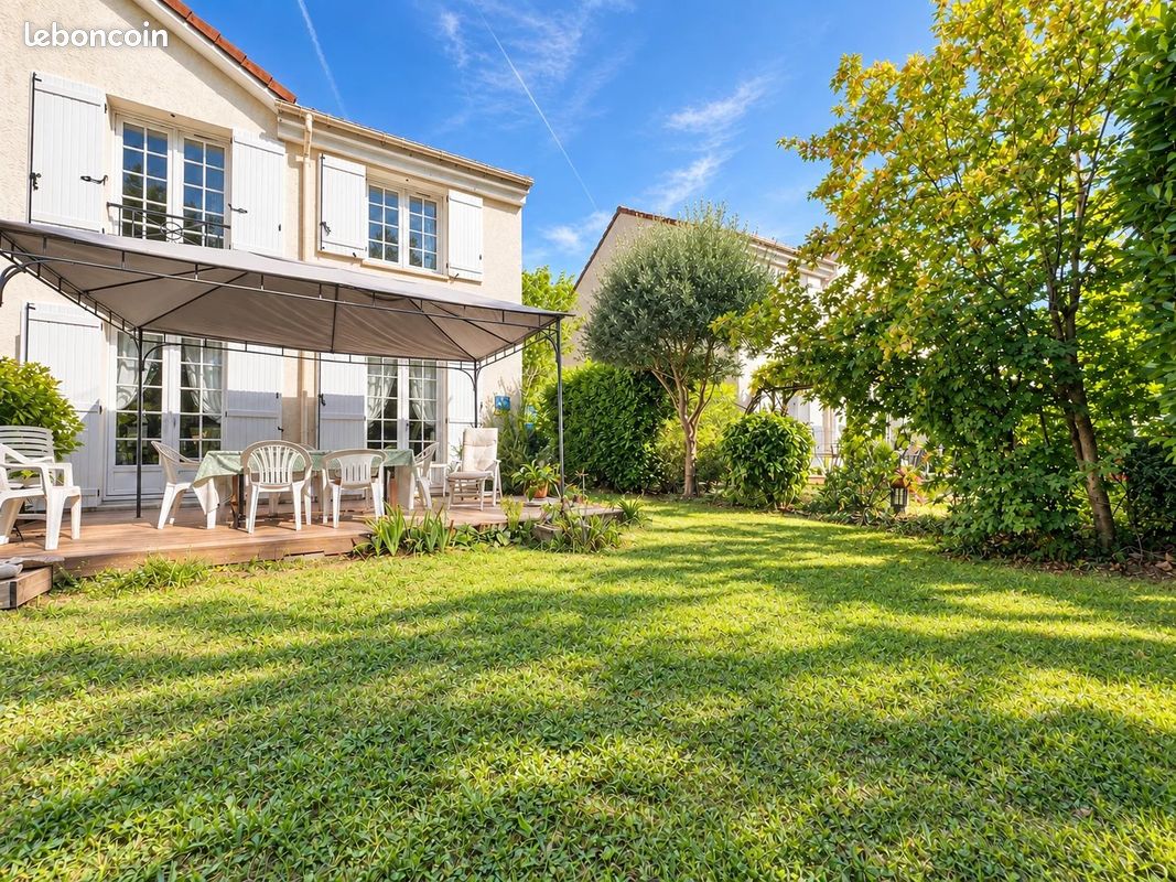 Maison 5 pièces 91 m² · aux Clayes-sous-Bois · 91 m² · 367 000 €