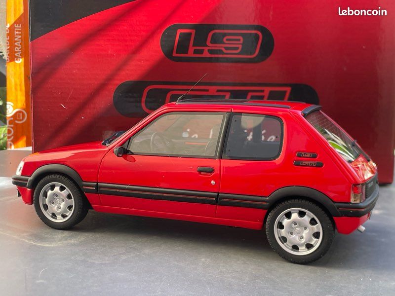 Rare Peugeot 205 GTI 1l9 Electro-choc 1/18 Ottomobile (image 4)