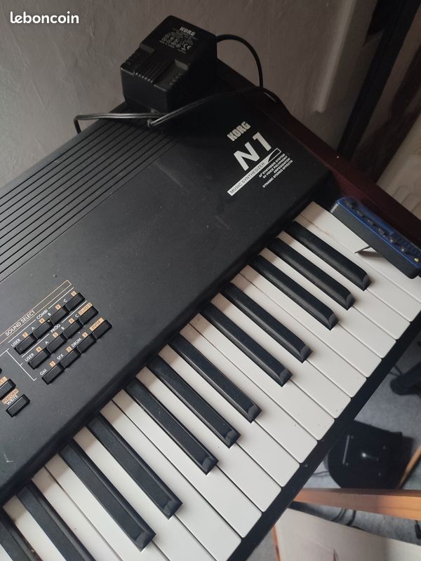Piano numérique Korg N1 – 88 touches lestées + accessoires (image 3)