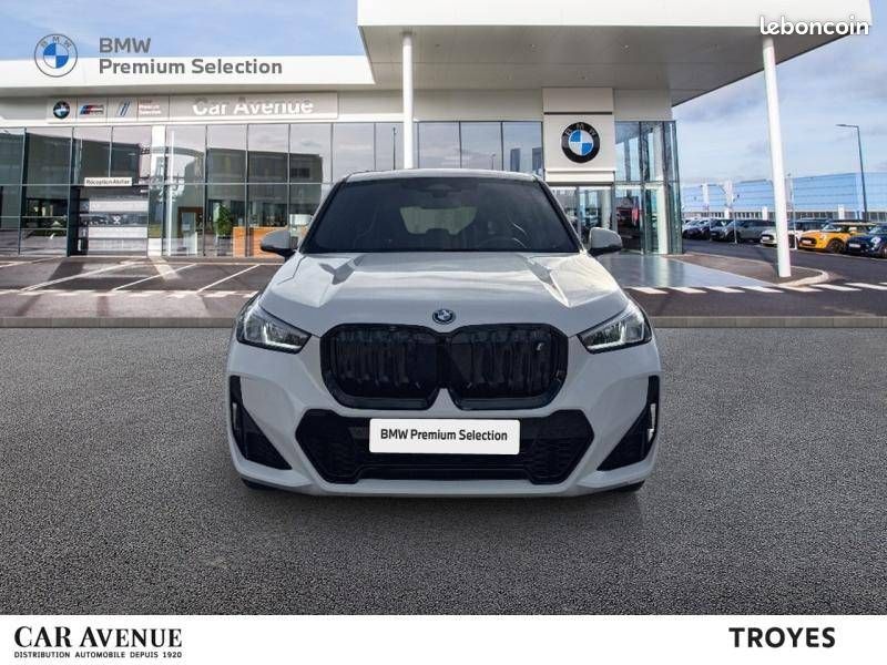 BMW iX1 xDrive30 M Sport (image 2)