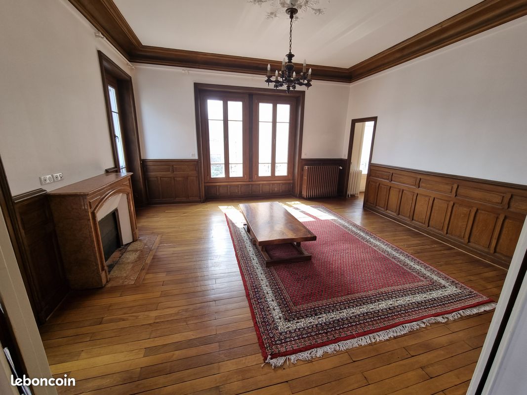 Appartement 5 pièces 130 m² · à Limoges · 130 m² · 975 €