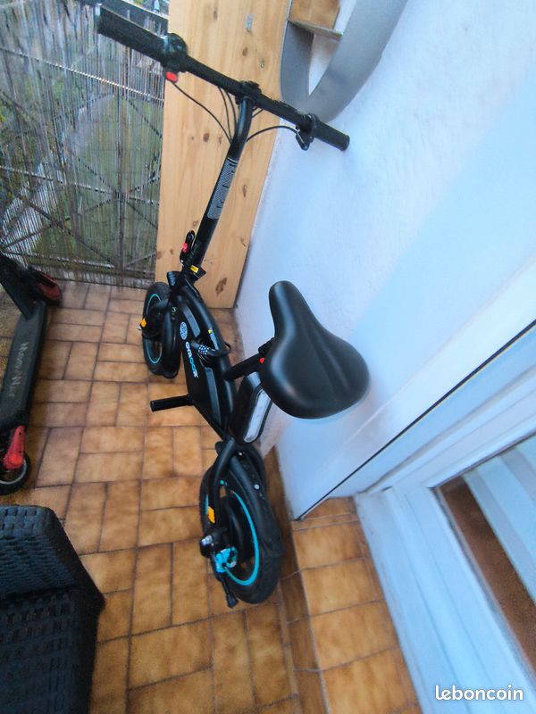 Vend draisienne électrique plus chargeur plus cadenas (image 1)