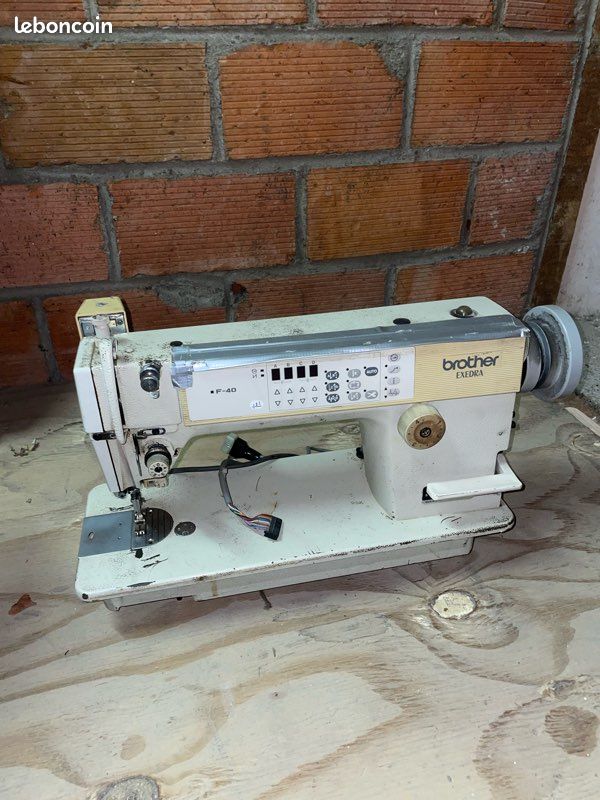 Lot machine de couture (image 1)