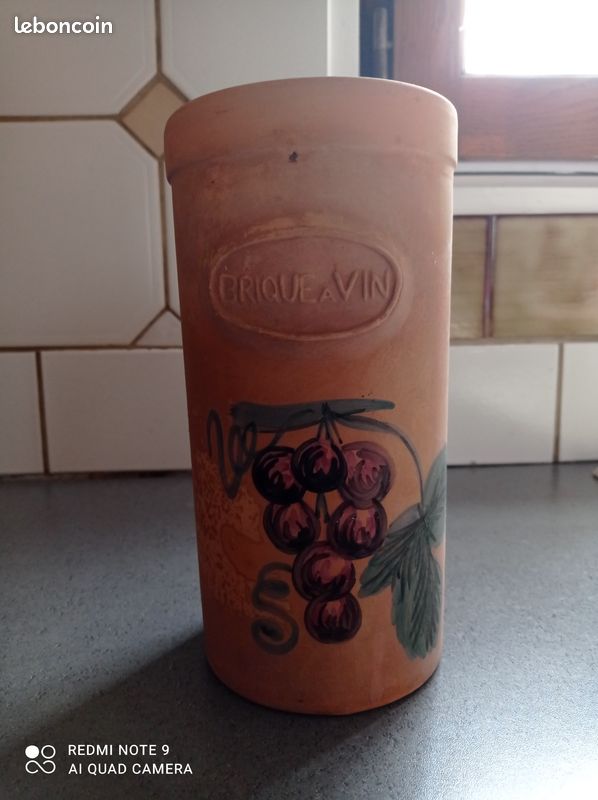 Brique à vins (image 1)