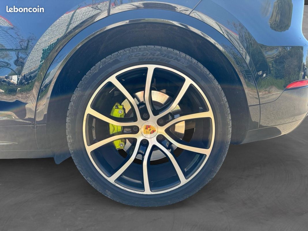 Porsche Cayenne 3.0 V6 E-Hybrid 462 attelage toit ouvrant suivi complet Porsche garantie 12 mois (image 20)