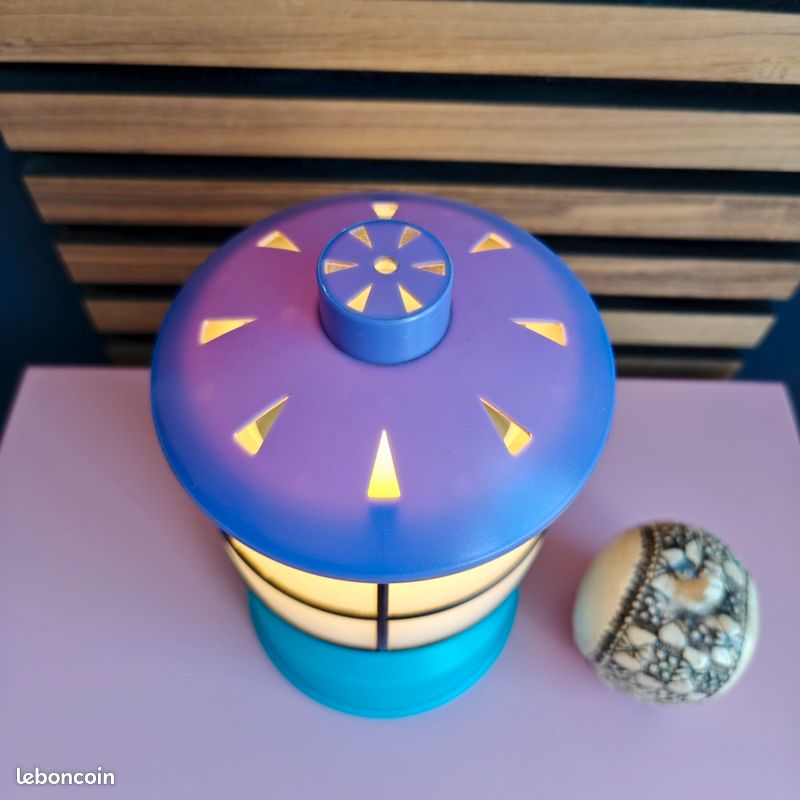 Lampe vintage IKEA Mammut années 90 – Design phare/lanterne bleu violet – Morten Kjelstrup & Allan Østgaard (image 4)