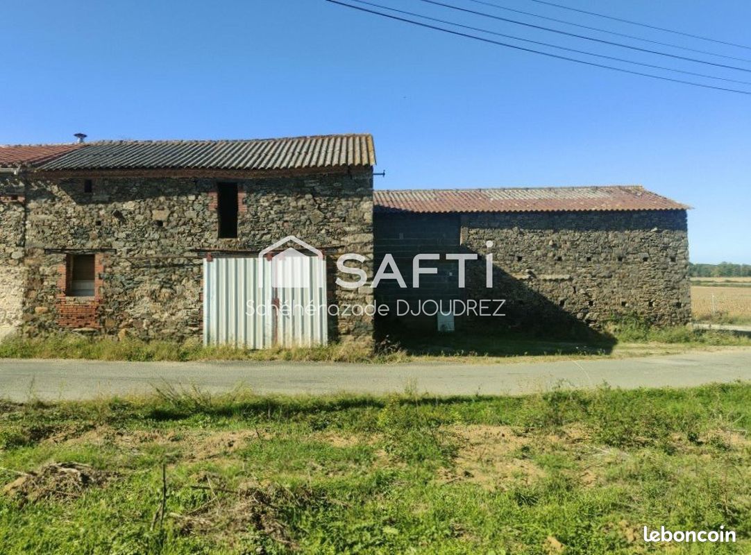 Maison 4 pièces 183 m² · à Chauché · 183 m² · 80 000 €