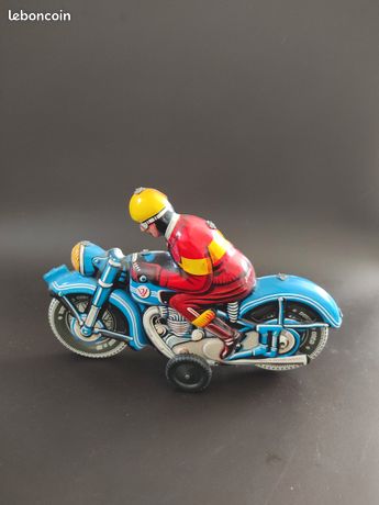 JOUET FIGURINE SPIDER-MAN sur moto mécanisme bruit de moteur -Marvel