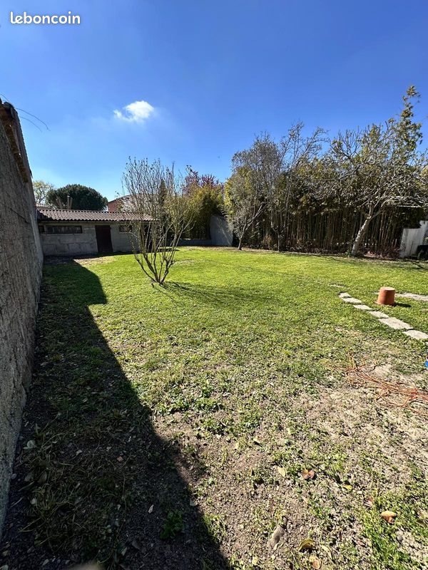 Particulier vend terrain à bâtir 322m2- Permis accordé - Roseraie/croix daurade - 148000 euros