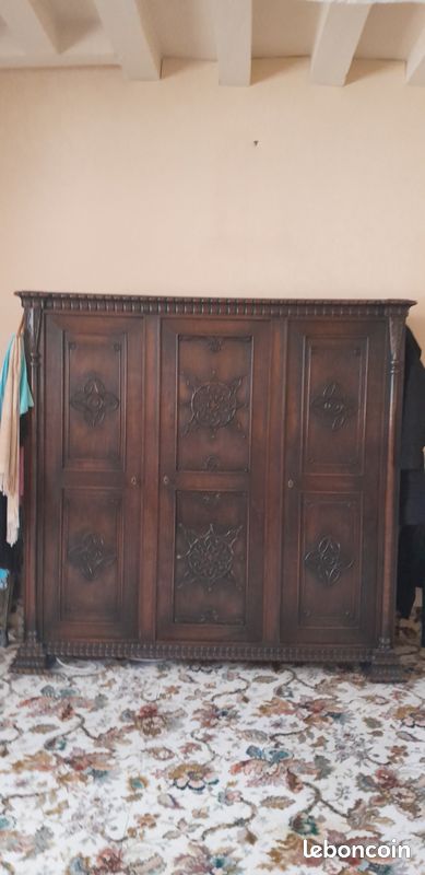Chambre a coucher style Gothique (image 1)