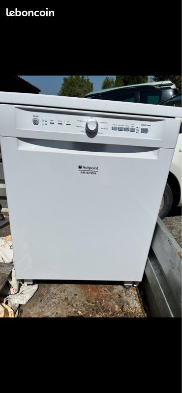 Lave vaisselle hot point Ariston LFK 7M1 24 FR (image 1)