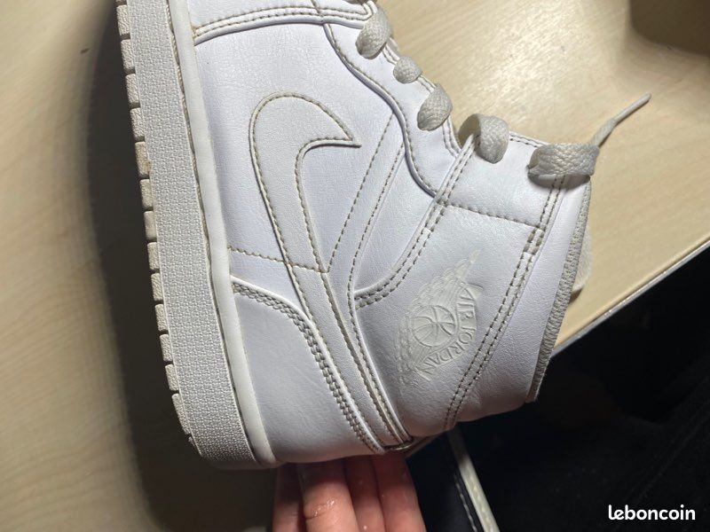 Jordan 1 mid blanche (image 2)