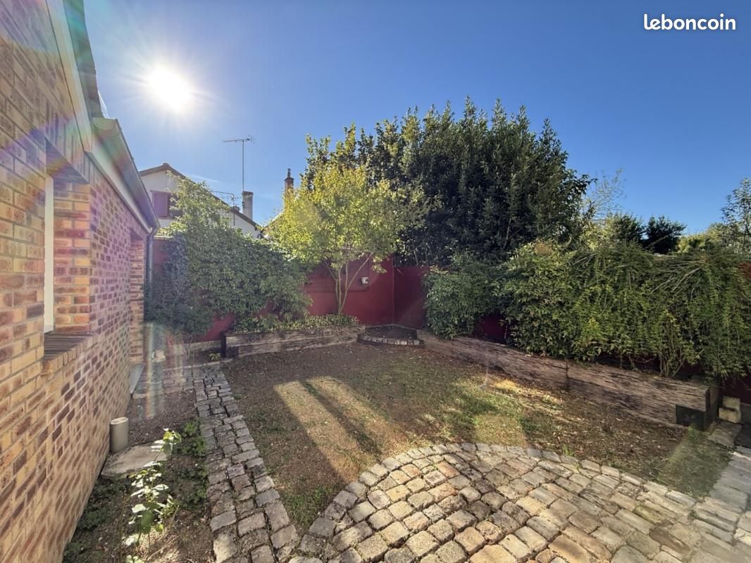 Maison 7 pièces 122 m² · à Orléans · 122 m² · 1 402 €/mois