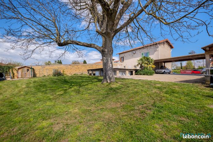 Maison 6 pièces 196 m²