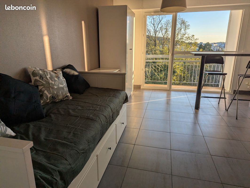 Appartement 1 pièce 27 m² · à Saint-Étienne · 27 m² · 420 €