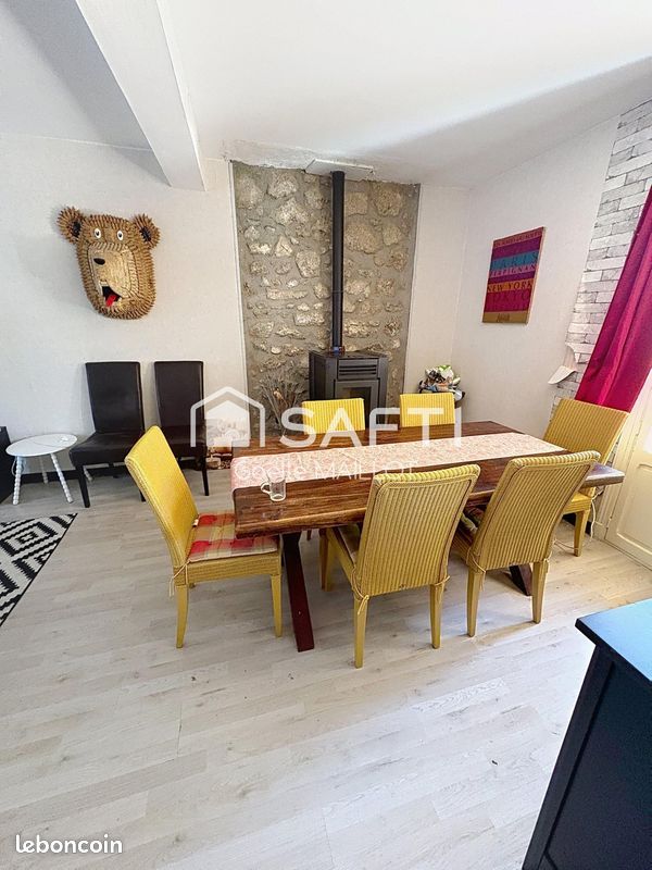 Maison 10 pièces 162 m² · à Saint-Laurent-de-Cerdans · 162 m² · 179 000 €