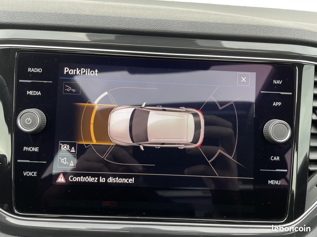 VOLKSWAGEN T-ROC CARAT / 2.0 L TDI / 150 Ch / 4 MOTION / BV DSG / 1 ERE MAIN / TOIT OUVRANT (image 20)