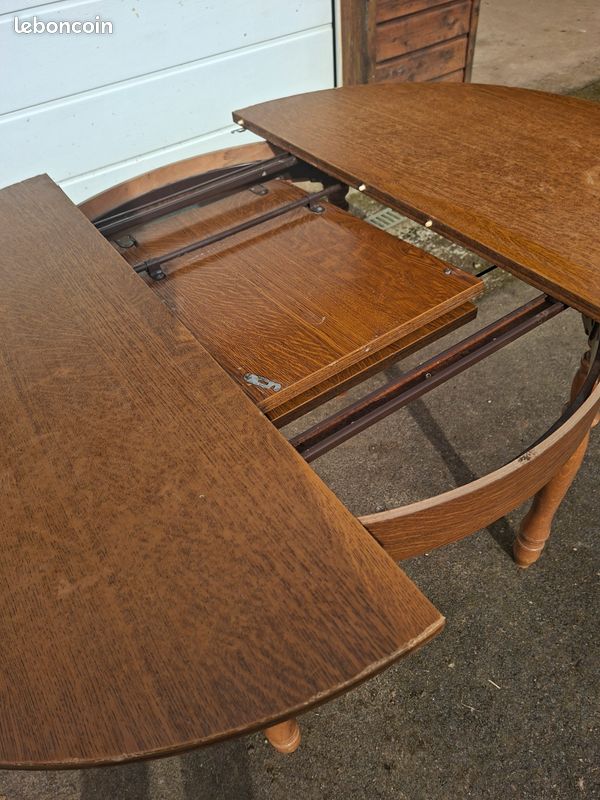 Table (image 3)