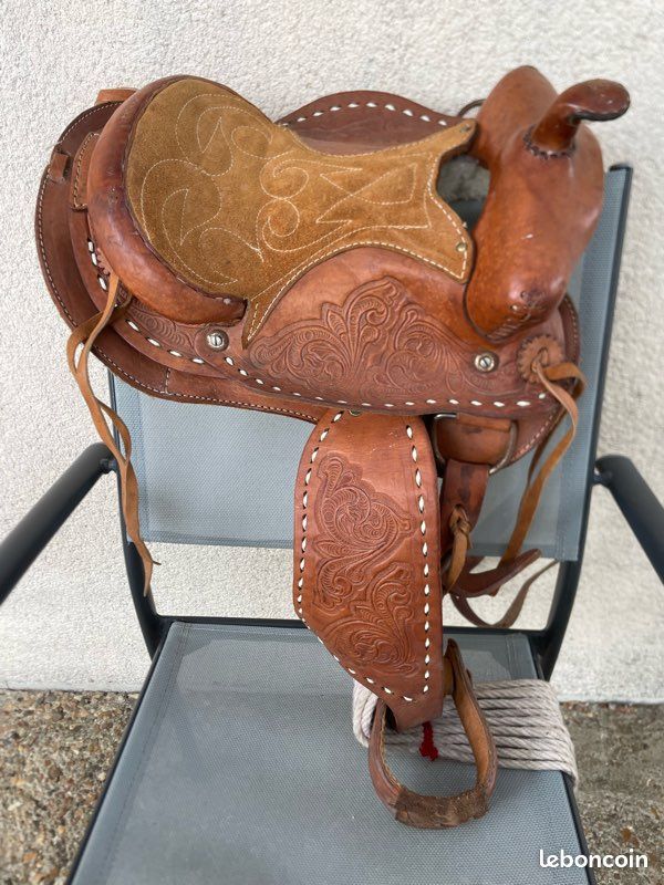 Selle Western Vintage 14 Pouces – Cuir Marron, Outillage Floral – Pour Pièces