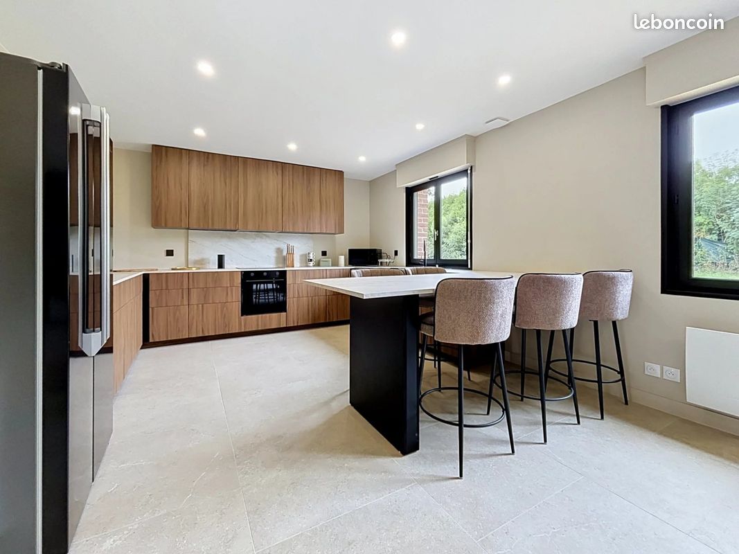 Appartement 6 pièces 115 m² · à Houplin-Ancoisne · 115 m² · 2 050 €