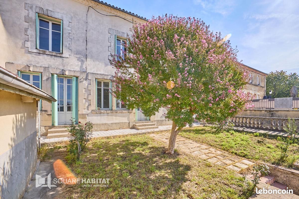 Maison 6 pièces 285 m² · à Castelnau d'Auzan Labarrère · 285 m² · 145 000 €