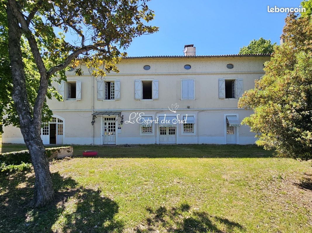 Immeuble 728 m² · à Saint-Sulpice-la-Pointe · 728 m² · 449 000 €