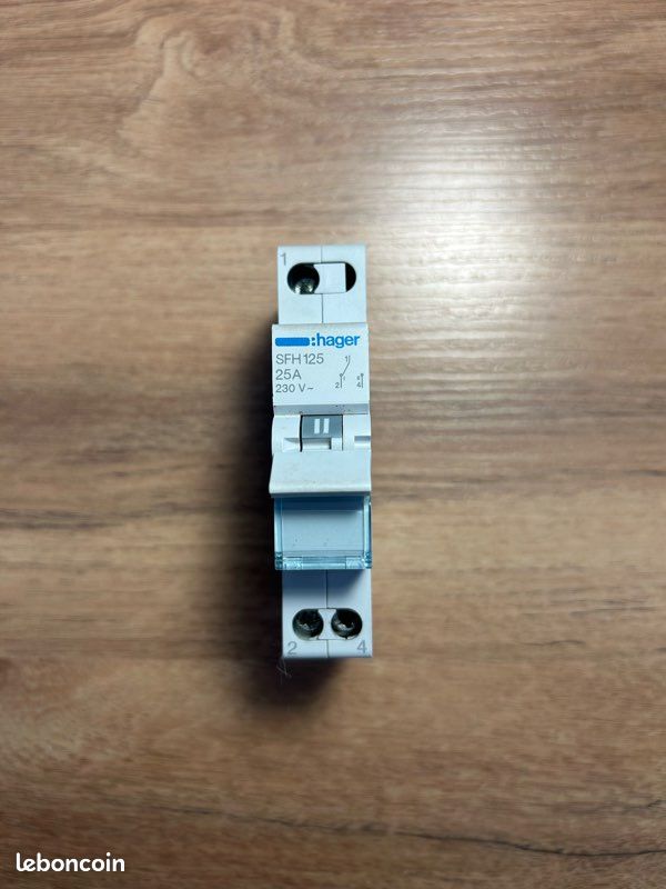 📦📦 inverseur Hager interrupteur modulaire 25A SFH125 (image 1)