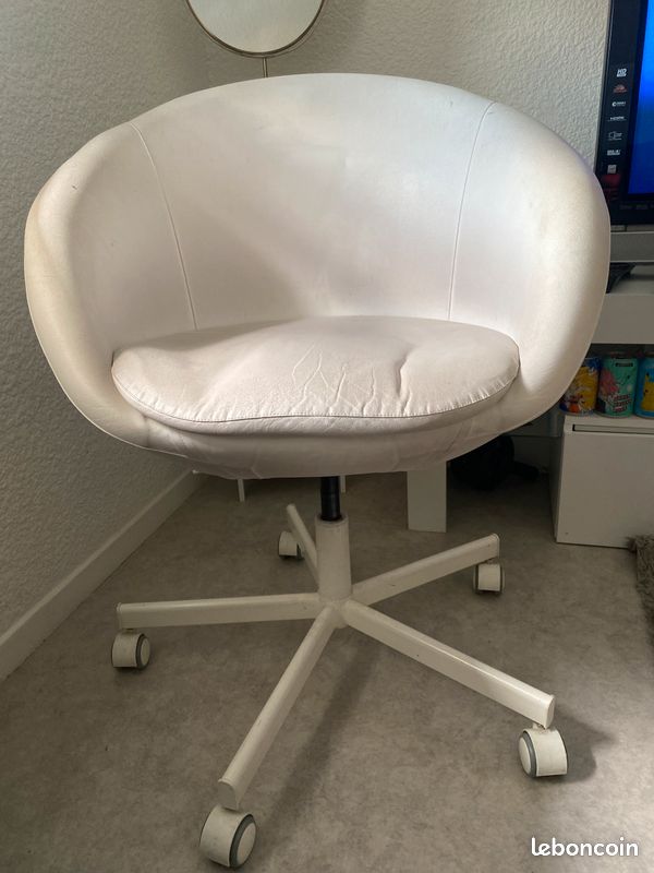 Chaise ronde (image 1)