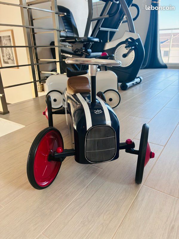 🚗 Deux magnifiques voitures à pédales pour enfant – marque Baghera & Vilac (image 4)