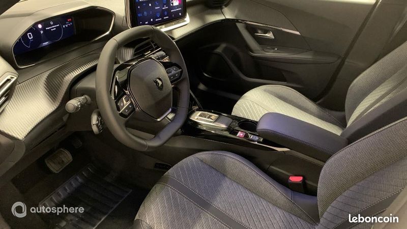 Peugeot 2008 1.2 Hybrid 110ch Allure e-DCS6 (image 33)