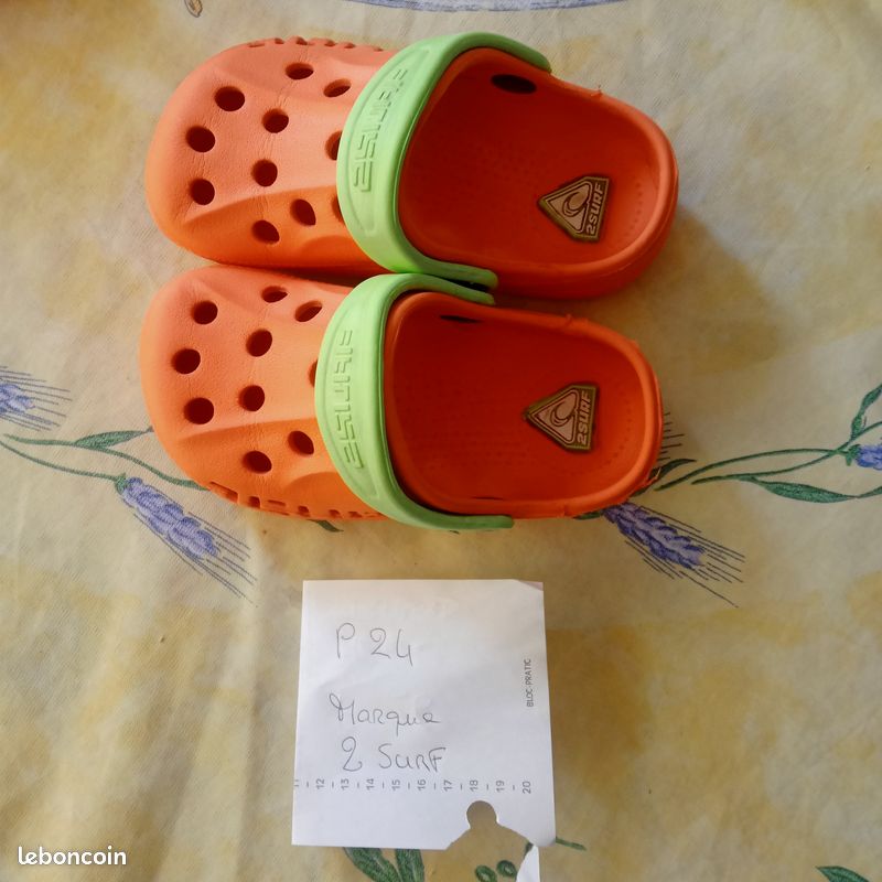 Chaussures de plage crocs p24 (image 1)