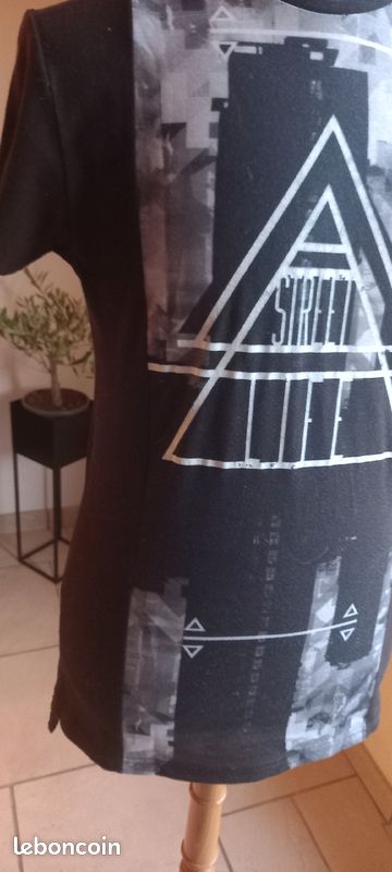 Tee shirt noir long fantaisie taille M (image 3)