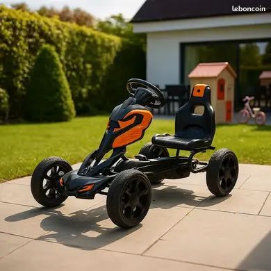 Kart à pédale noir et orange (image 1)