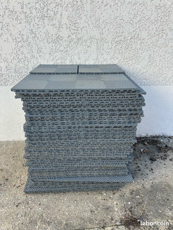 Dalles de sol Premium pour garage, atelier, cave, piscine - Marque Swisstrax (image 1)