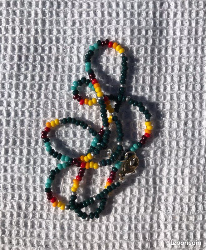 Collier à fleurs en perle de rocaille (image 4)