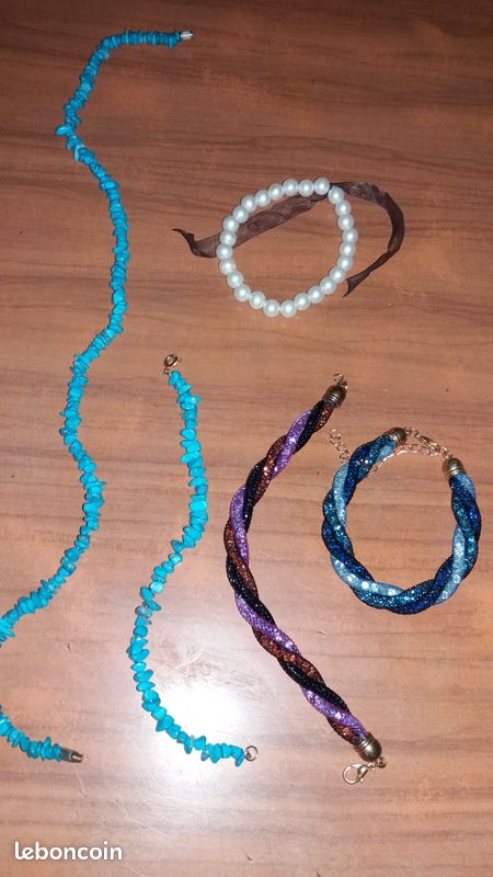 Lot bijoux fantaisie (image 1)