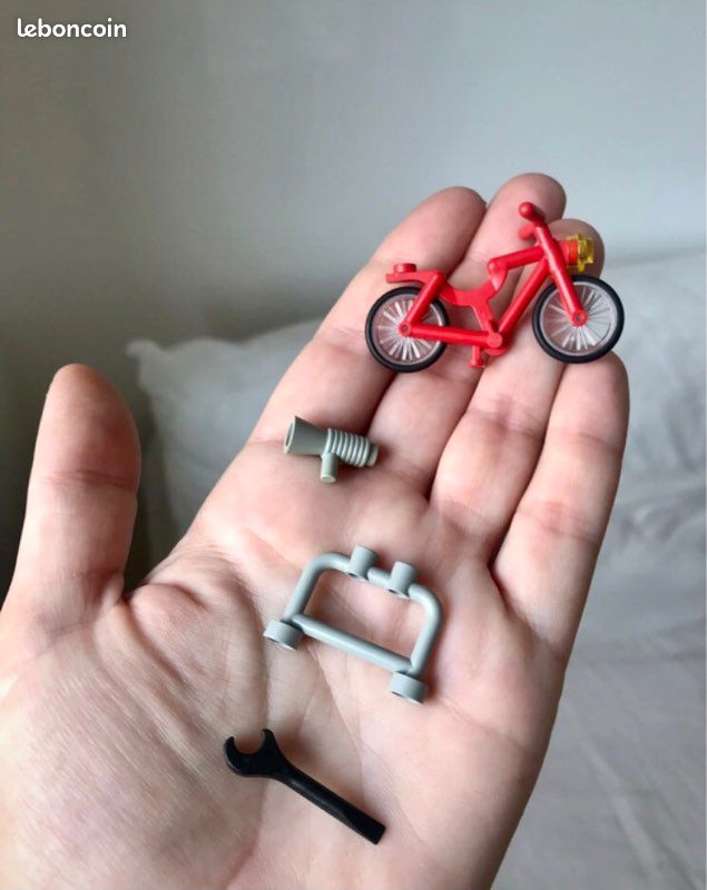🚲🔧 Lot vélo rouge pompe réparation clé Lego en vrac pièces détachées accessoires (image 1)