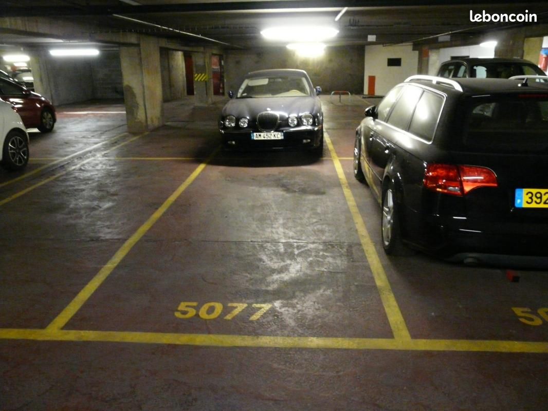 Parking 84 m² · à Paris · 84 m² · 57 000 €