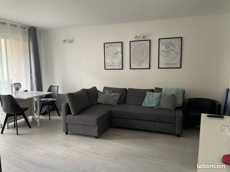 Appartement 1 pièce 37 m² · à Saint-Maurice · 37 m² · 1 050 €