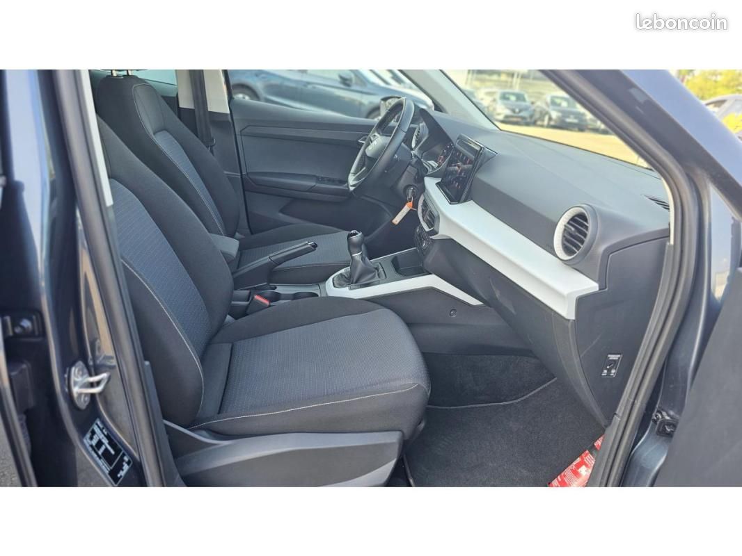 Seat Arona STYLE 1.0 TSI 95cv + Pack Spring + Aide au stationnement arrière (image 14)
